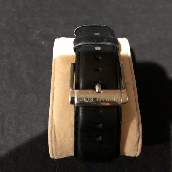 Michael Kors Watch - Picture 2 of 6